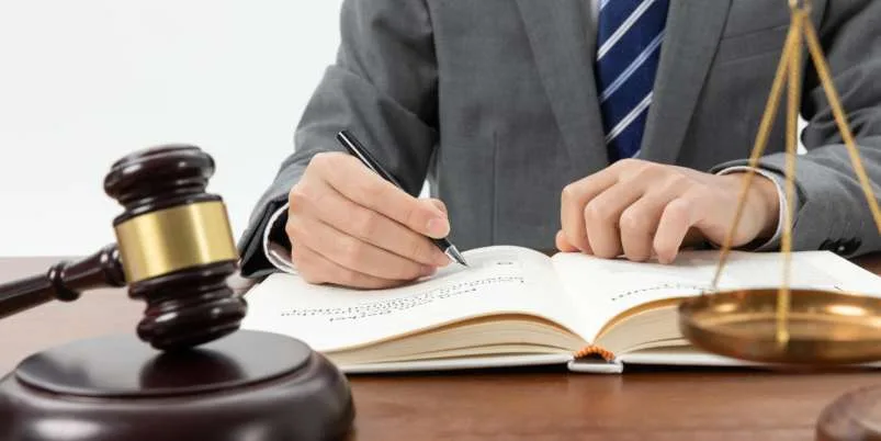 ¿hacerse Pasar Por Abogado Es Un Delito? Estas Son Las Consecuencias Legales En Los Estados Unidos